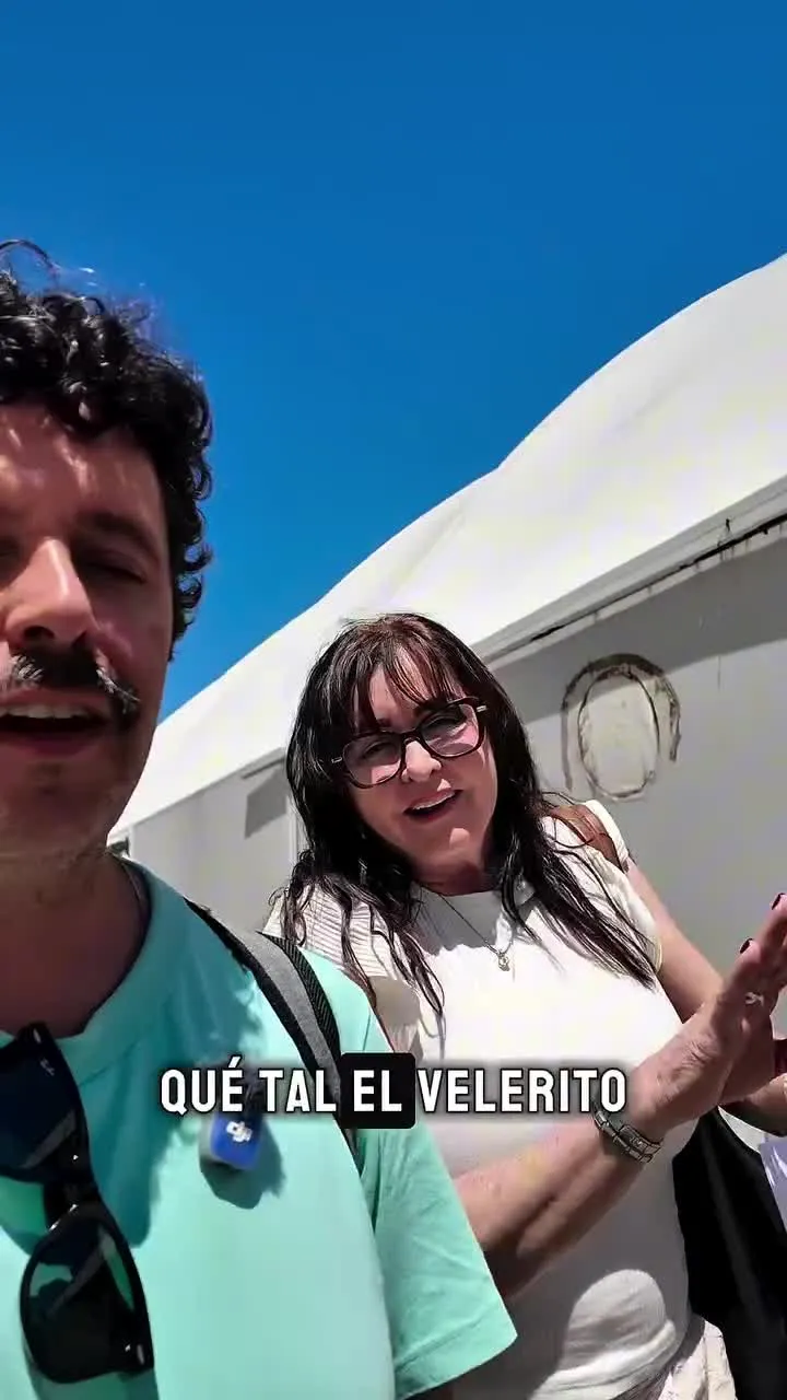 Kamil y su madre durante su crucero sorpresa